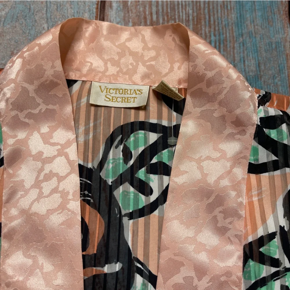 VNTG Victoria's Secret Gold Label Sheer Rose Bed Kimono Robe - Picture 6 of 12